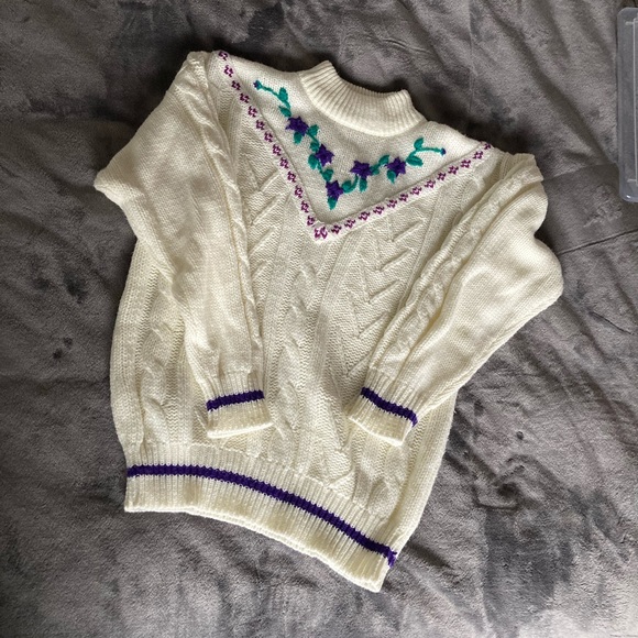 SOLD 🦋👵🏼Gramma knit sweater👵🏼🦋 - Picture 6 of 8